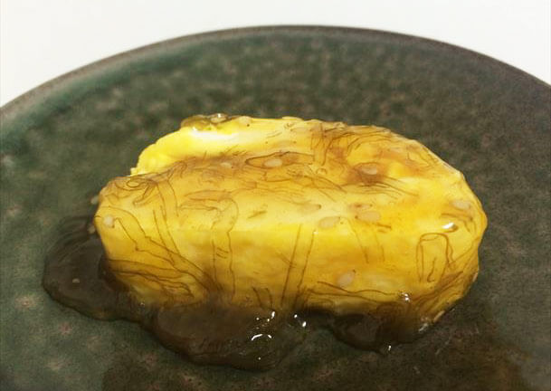 冷やして食べても美味しい!とろろ昆布のあんかけ玉子焼き