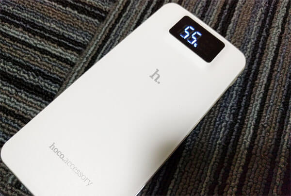 薄い 軽くて大容量のお勧めモバイルバッテリー 残量表示あり 薄い 軽くて大容量のお勧めモバイルバッテリー 残量表示あり